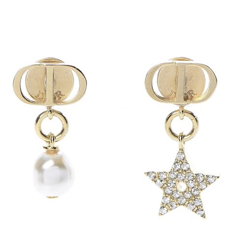 dior pearl star earrings.